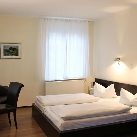 מלון Von Korff's Rest & Relax משדה