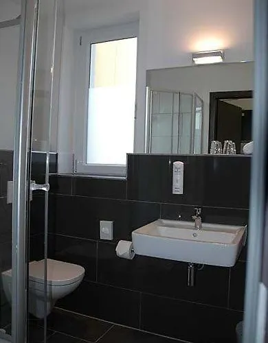 מלון Von Korff's Rest & Relax משדה